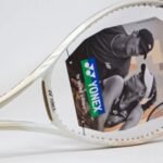 Yonex VCORE 100 Blanca 2025 - Grip 3